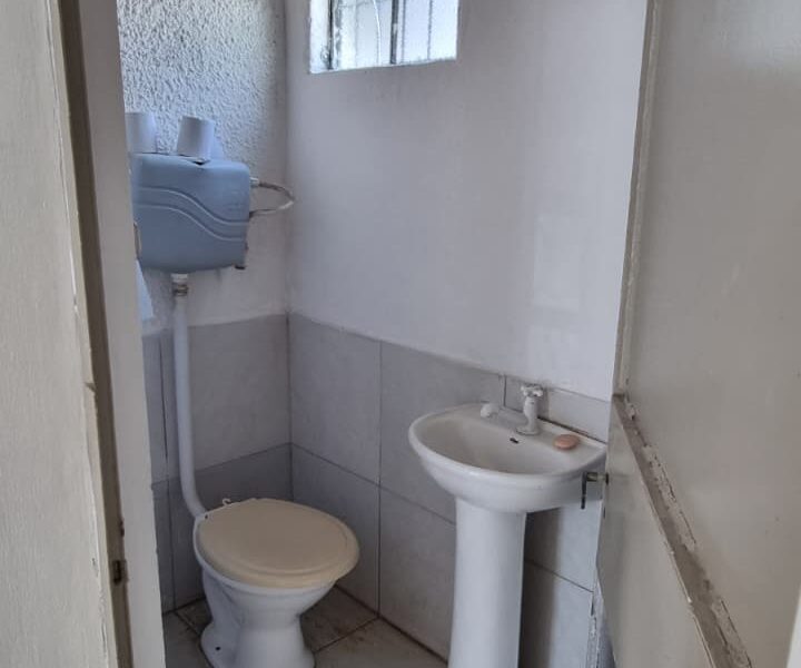 SE ALQUILA LOCAL COMERCIAL