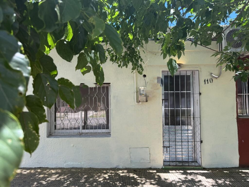 Casas en Sarandí 110 – Venta