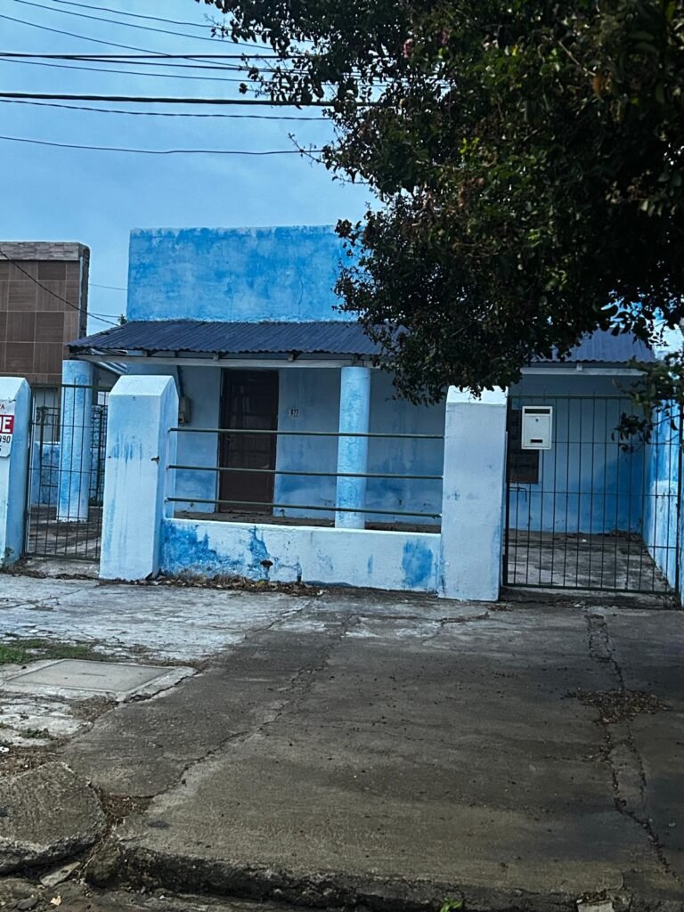 Casas en Avda. Cnel.Carlos Lecueder entre Leyenda Patria y Rondeau – Venta